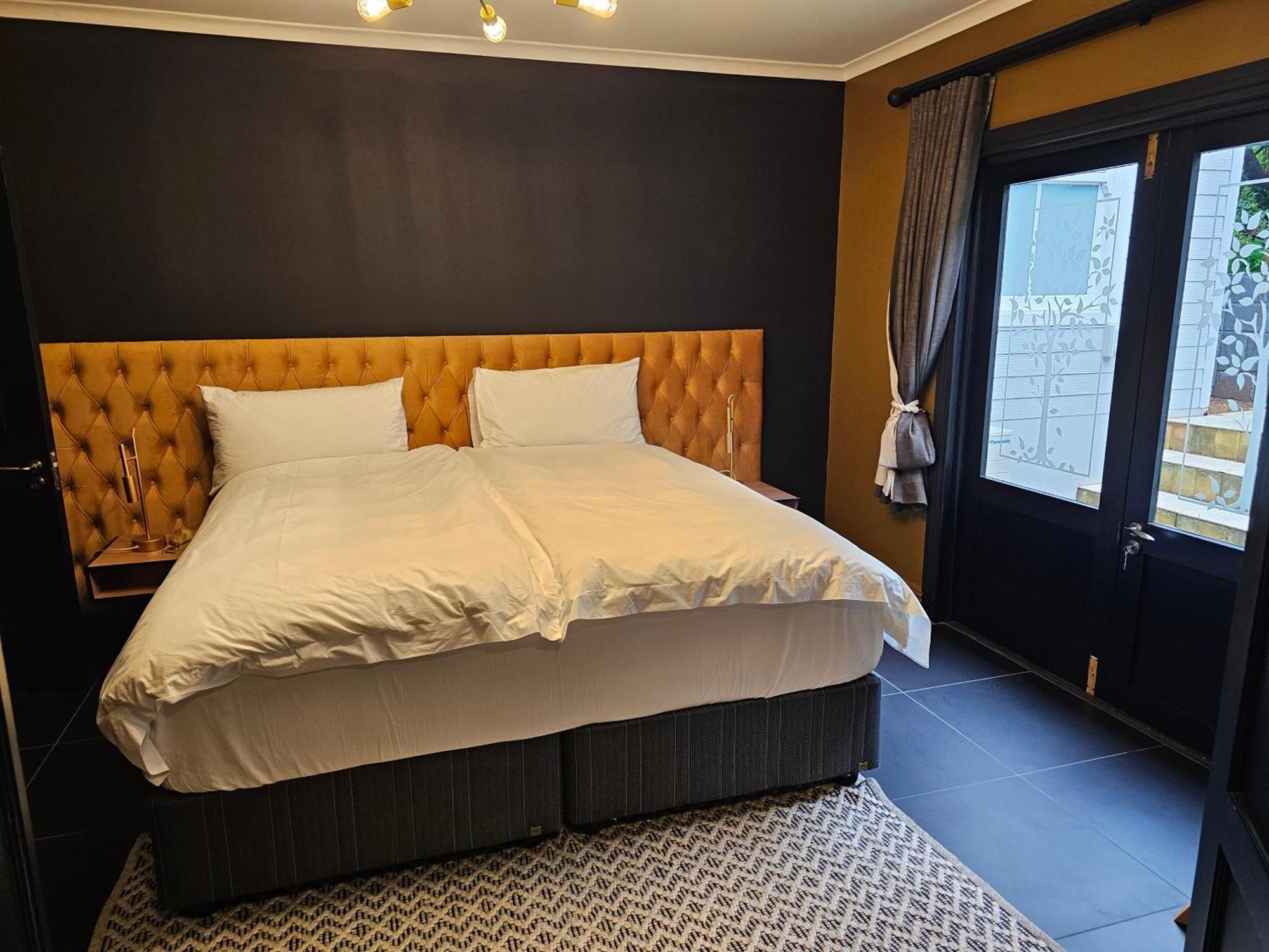 Die Heerenhuys Guest Suites Stellenbosch Eksteriør billede